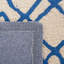 Tapis ivoire / bleu en laine crocheté à la main Childers-19818272