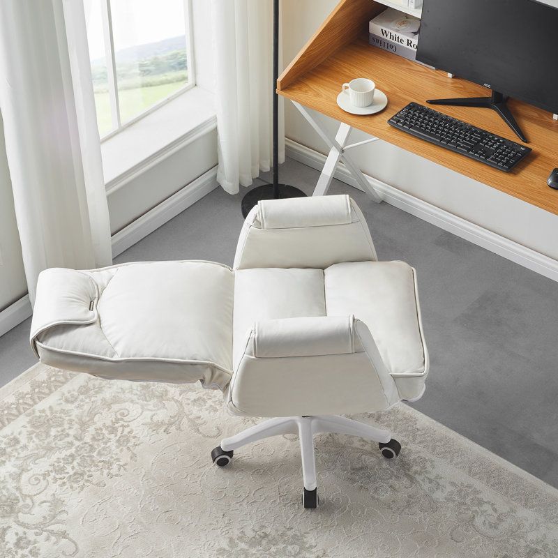 Nyelah Executive Chair