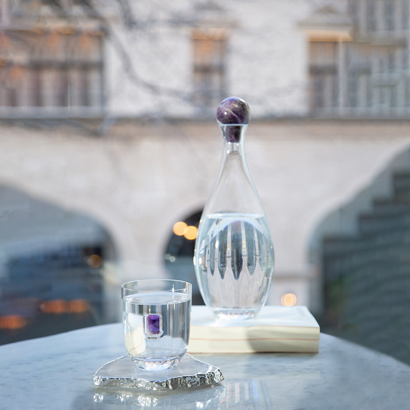 Clear Tapered Glass Decanter with Amethyst Stopper