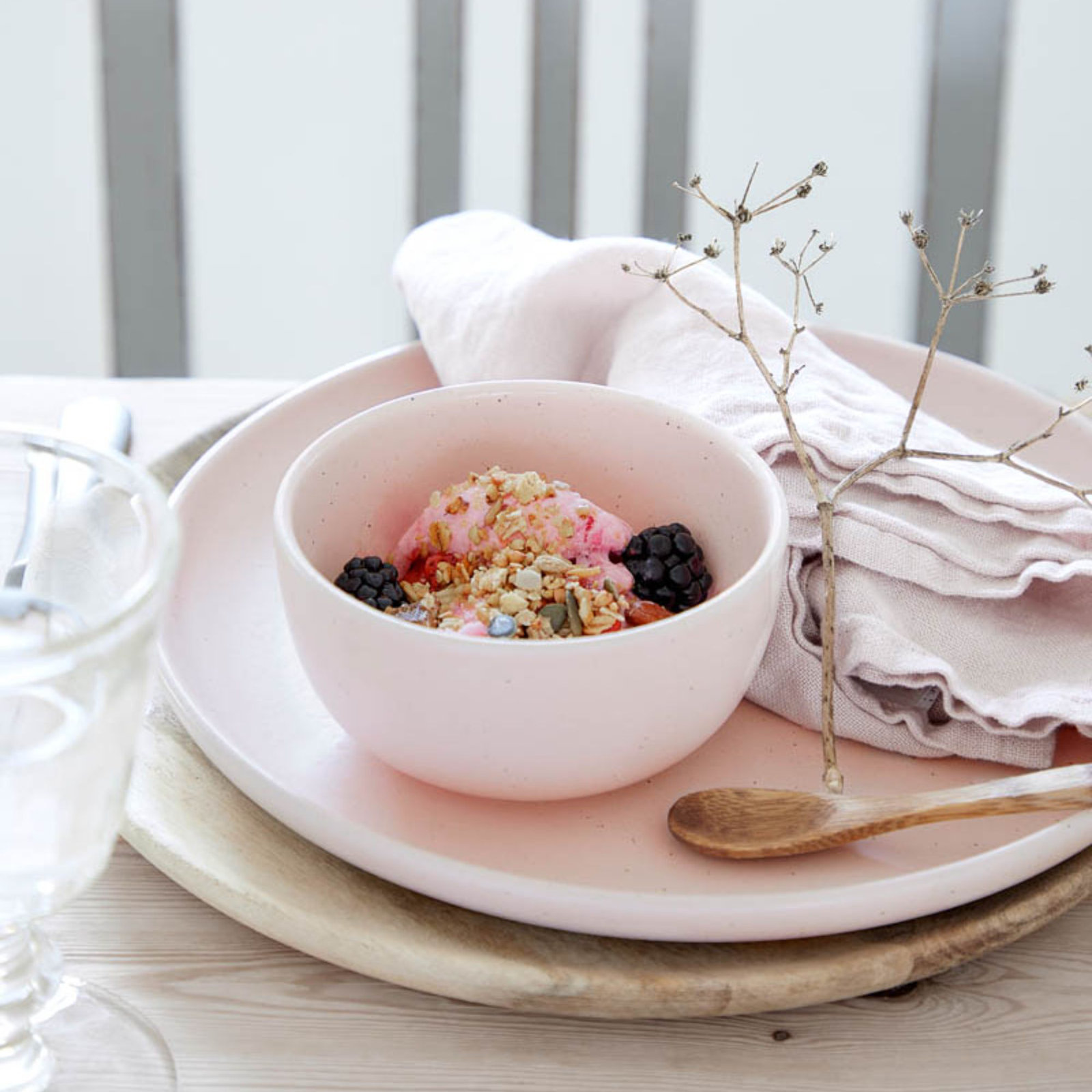 Casafina Pacifica Salad Plate, Pink