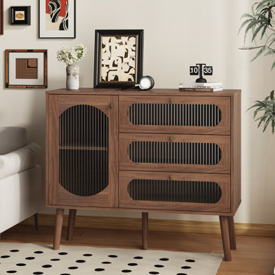 Armoire de rangement en bois avec tablettes
