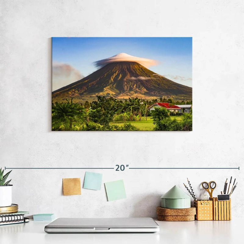 Alvord célèbre volcan Mayon, H 8 po x l 12 po