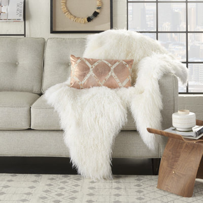 Coussin lombaire en peau de vache or rose et blanc