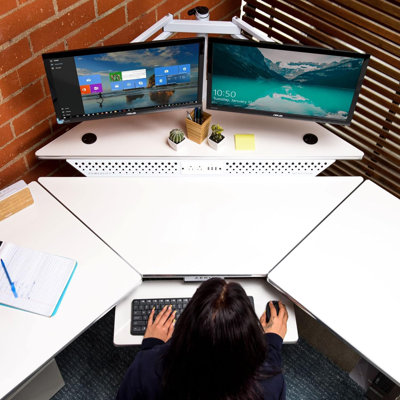 Poste de travail de coin debout réglable en hauteur 72 "x 72" VERSADESK PowerLift