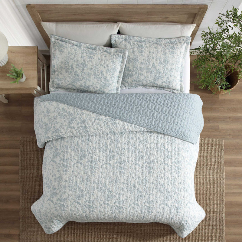 Laura Ashley Amberly Seersucker Blue Quilt Set, Twin Quilt + 1 Standard Sham