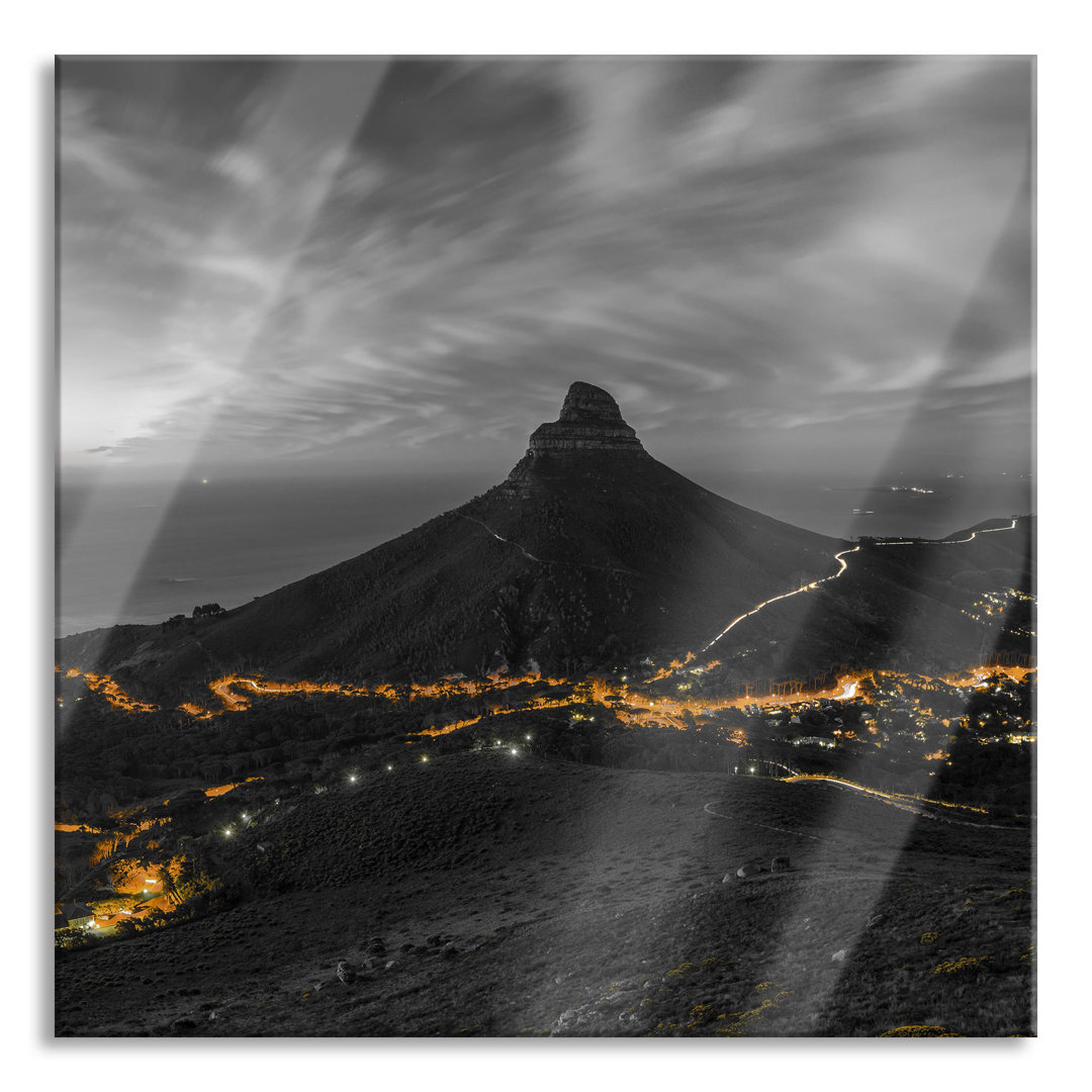 Ungerahmter Grafikdruck auf Glas 'Cape Town Lion's Head'