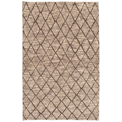 Tapis gris Mcmillin 4 pi 11 po x 7 pi 8 po