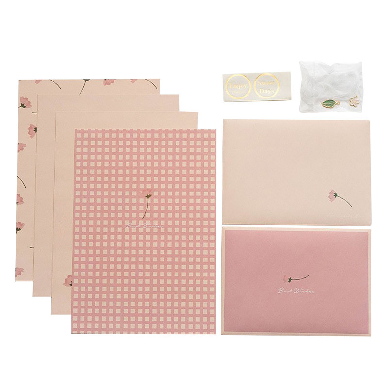 une enveloppe d'étudiant et un ensemble d'enveloppes à texture exquise, A