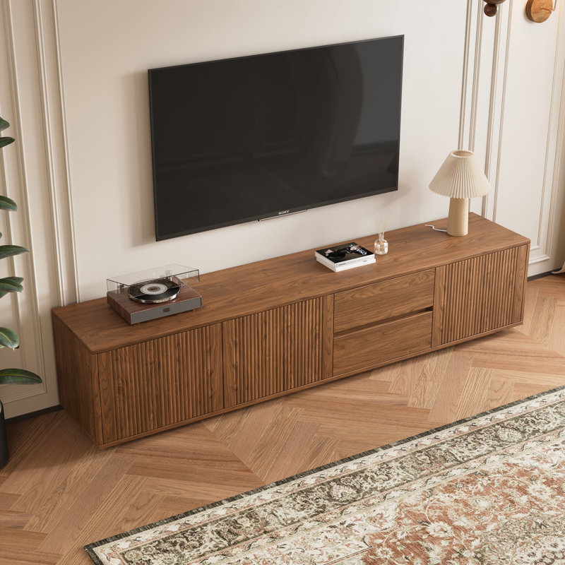 Meuble télé 78 po Mid-Century moderne avec portes cannelées, centre de divertissement en noyer avec armoires et tiroirs, console de télévision à profil bas pour téléviseur de 85 po ou moins