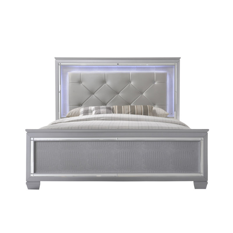 1pièce moderne grand lit à DEL avec revêtement en similicuir et panneau de pied biseauté avec accents de miroir et pied de lit texturé au fini beige argenté