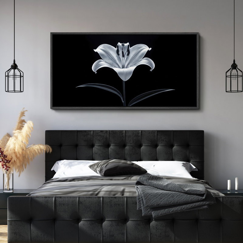 Fleur de lys, art mural encadré sur toile - Photographie florale monochrome élégante pour un décor minimaliste ou moderne