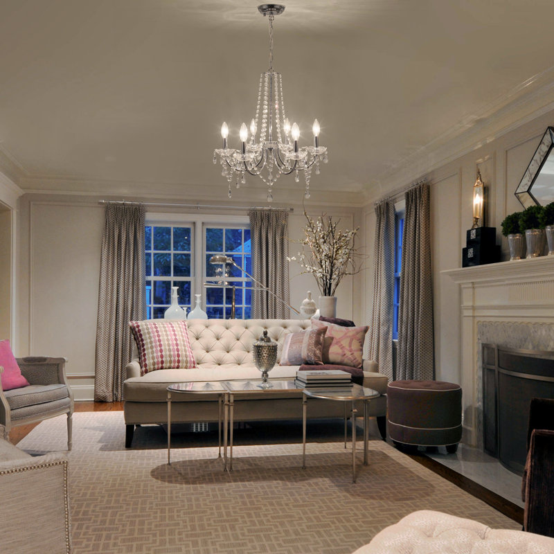Lustre classique à 6 lumières avec détails en cristal Ellie-Paige, Argent