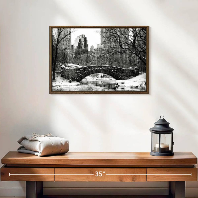 Central Park BW, 19 po x 13 po, Cadre flottant noyer