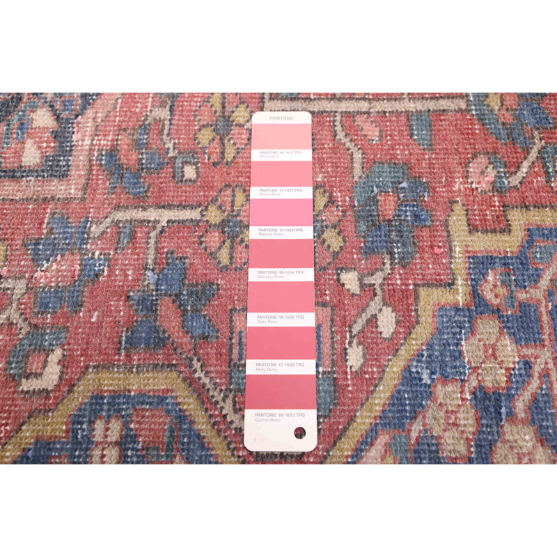 Tapis rouge Antalya 4 pi 7 po x 6 pi 4 po