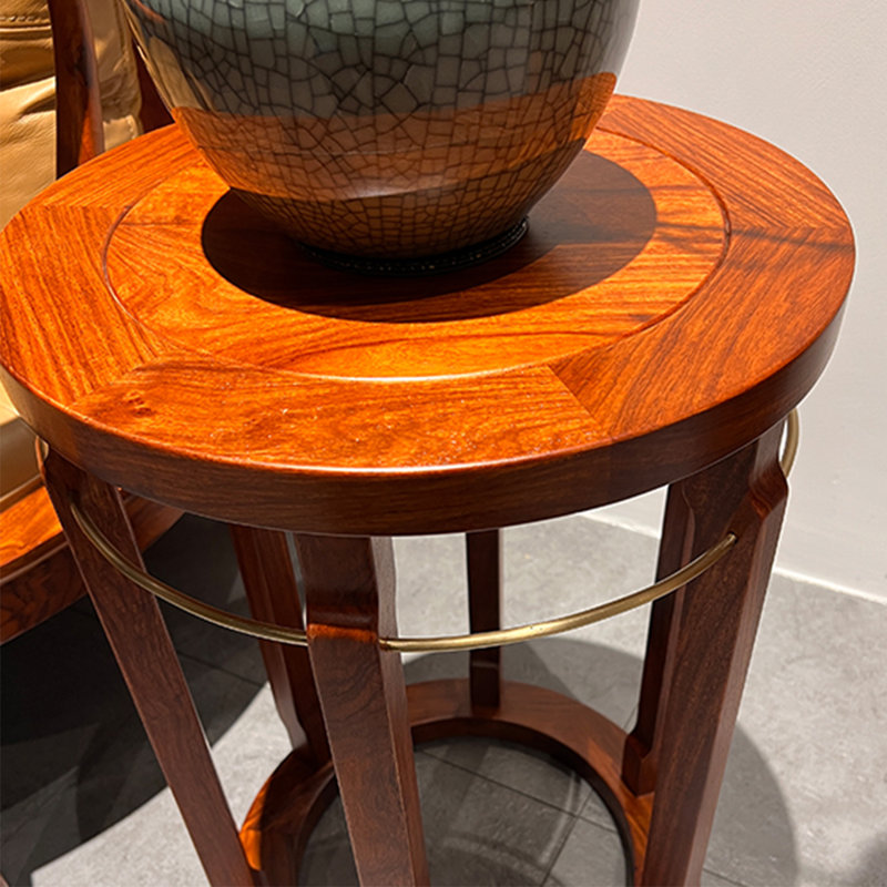Table ronde polyvalente en bois renforcé de cuivre