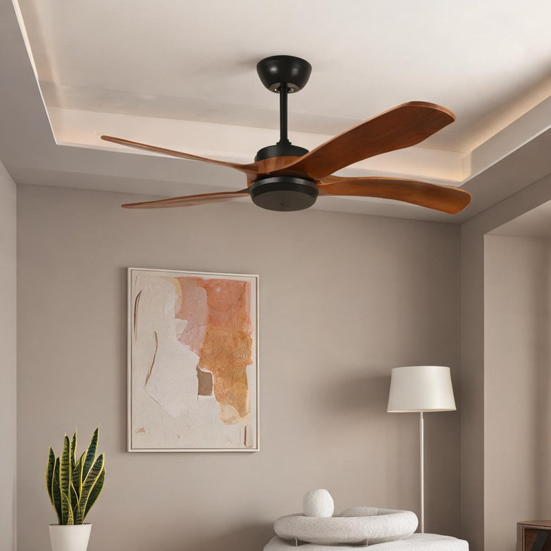 Ventilateur de plafond avec métal noir et bois naturel et bois, commande à distance et circulation d'air saisonnière