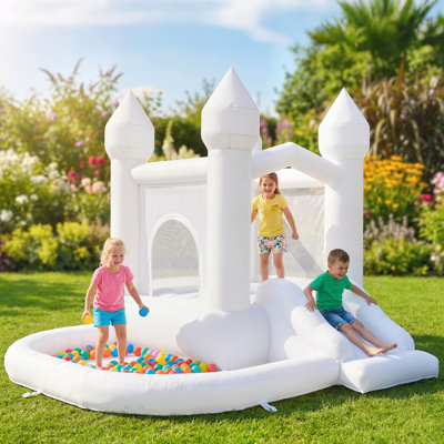 Château gonflable blanc avec toboggan et fosse à balles, blanc