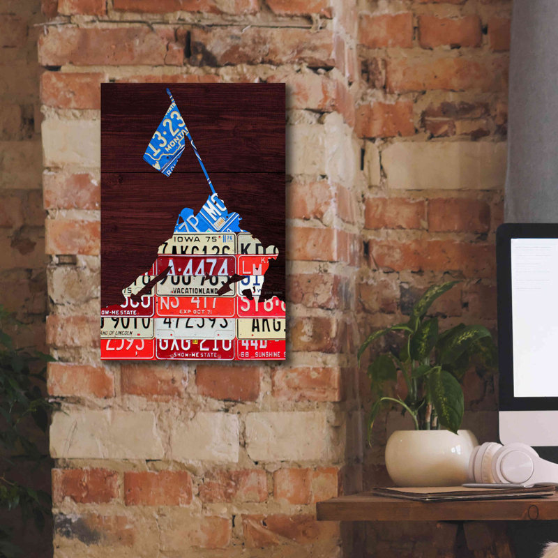 «Iwo Jima Licence Plate Art» par Design Turnpike, estampe numérique sur toile, 12 po x 18 po, H 18 po x l 12 po x P 0,75 po