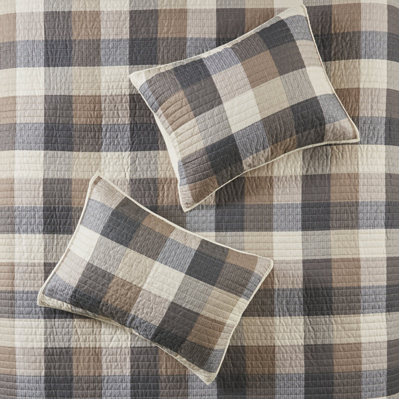 Full Gray Reversible Herringbone Quilt Set with Throw Pillows