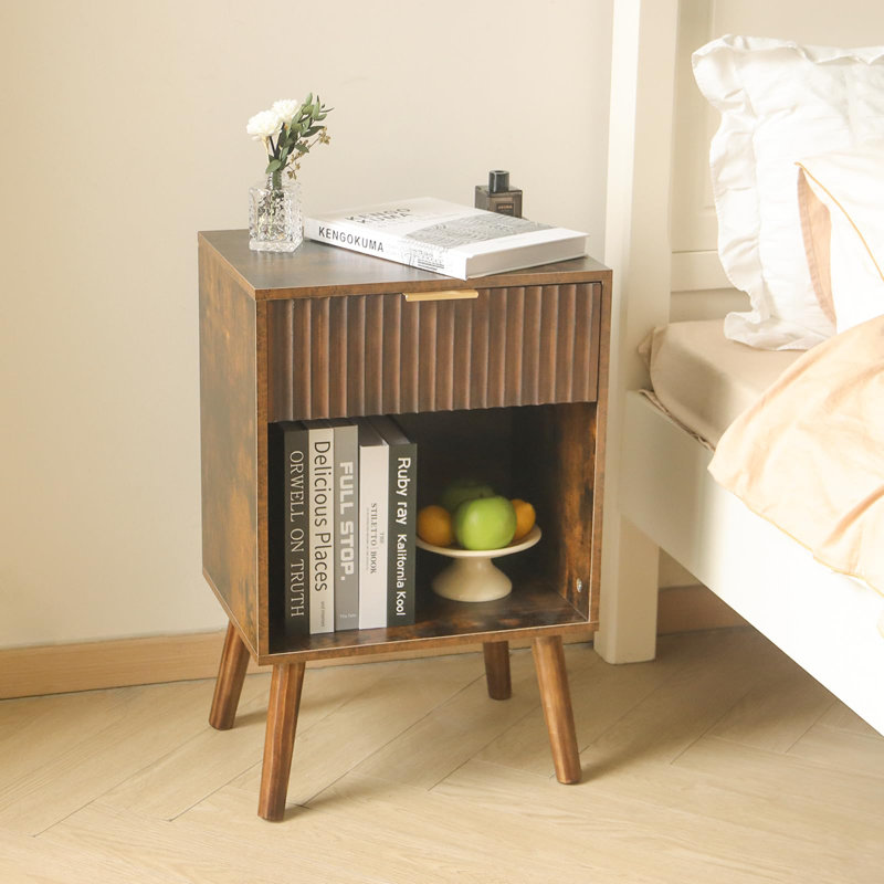 Table de chevet moderne de style Mid-Century avec station de charge, table de chevet moderne avec tiroir cannelé et tablette de rangement, tables de bout, salon pour chambre à coucher, bureau (Rustic Brwon)