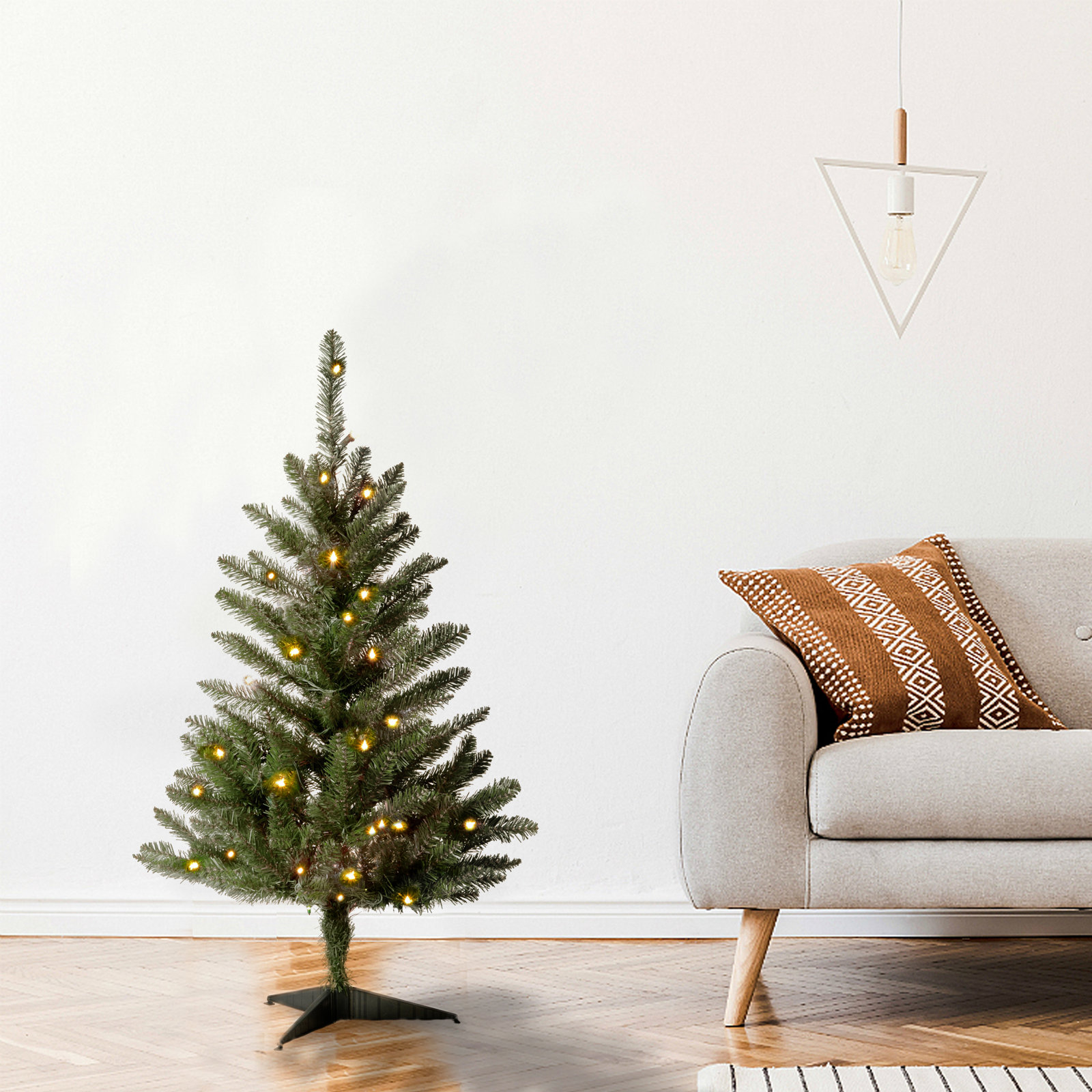 Levit Kingswood 16' Pre-Lit Fir Christmas Tree, 3'