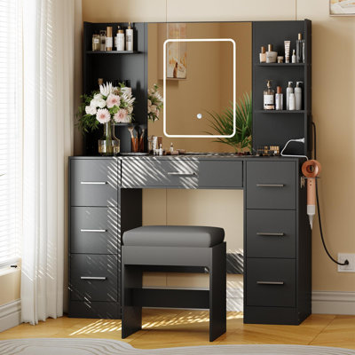 Bureau de maquillage avec miroir à DEL à intensité variable, trois réglages de lumière sélectionnables et multiprise intégrée