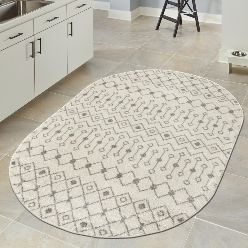 Tapis en polypropylène tissé à la machine Briehn, Ovale 7 pi 10 po x 10 pi