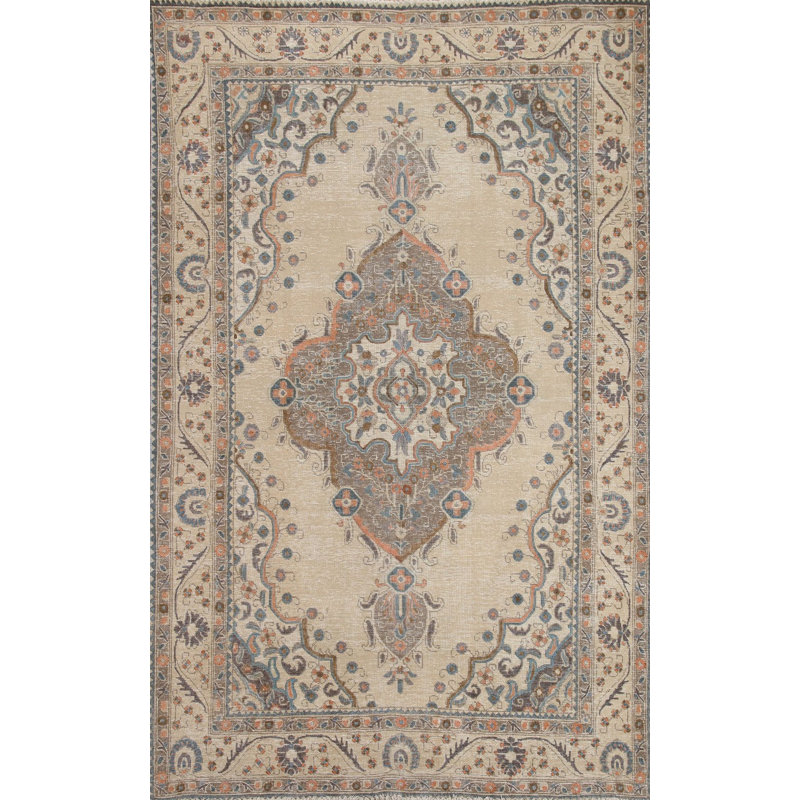 Tapis traditionnel en laine vieillie 6 x 9