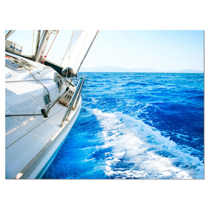 «White Sailing Yacht in Blue Sea», reproduction de photo sur toile tendue, H 30 po x l 40 po