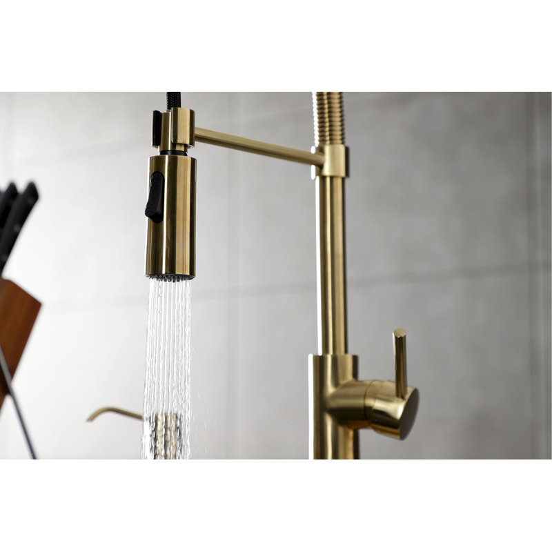 Robinet de cuisine à pré-rinçage à fixation sur comptoir à 1 trou Kingston Brass, Laiton brossé