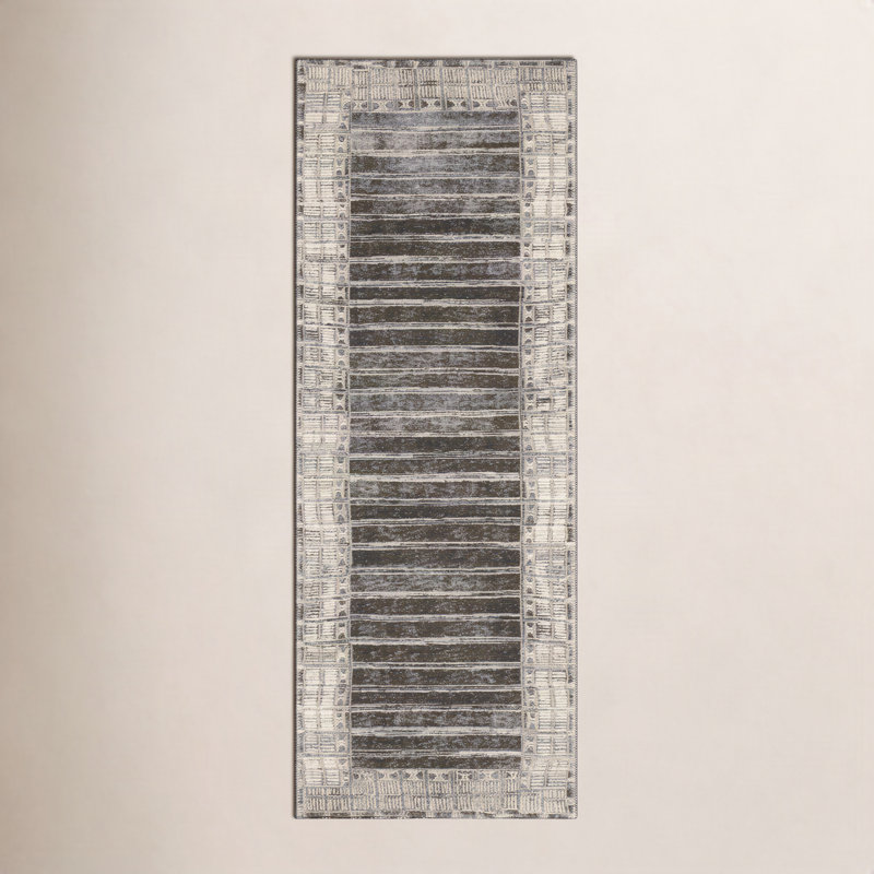 Tapis rayé gris anthracite et ivoire pour l'intérieur et l'extérieur Boden, Tapis de couloir 2 pi 5 po x 7 pi 8 po