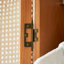 Armoire de rangement en bois et rotin
