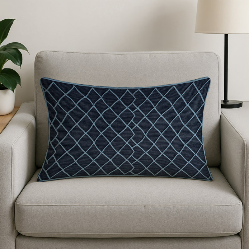 Coussin décoratif intérieur et extérieur beige Trellis, Treillis gris 430, Rectangle H 18 po x l 25 po