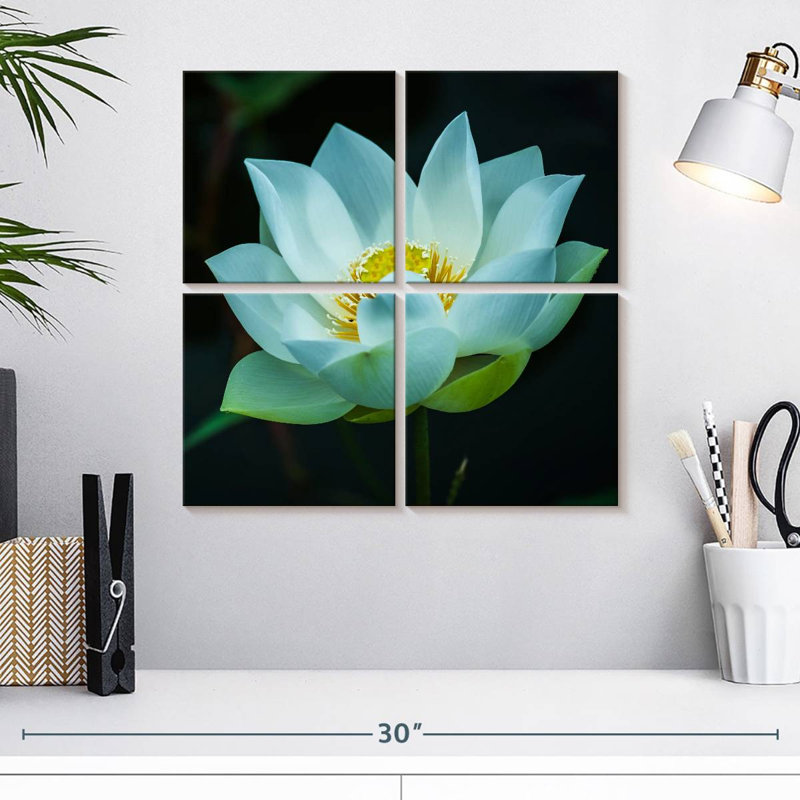 Harnek Lotus at Dawn, H 18 po x l 18 po