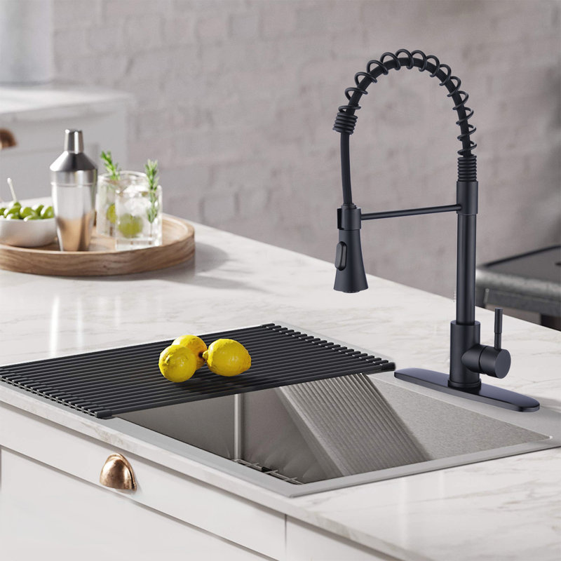 Robinet de cuisine à poignée simple avec douchette latérale