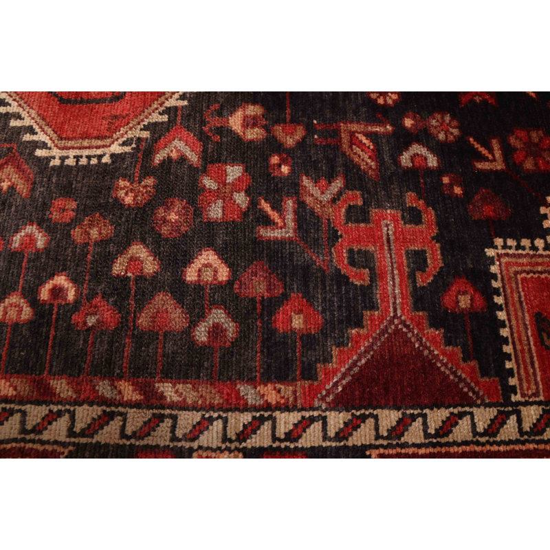 Tapis noir, rouge Anadol 4 pi 5 po x 7 pi 3 po