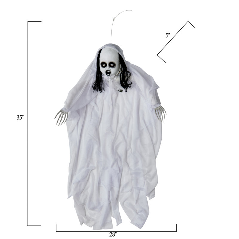 Ghoul fille en lévitation