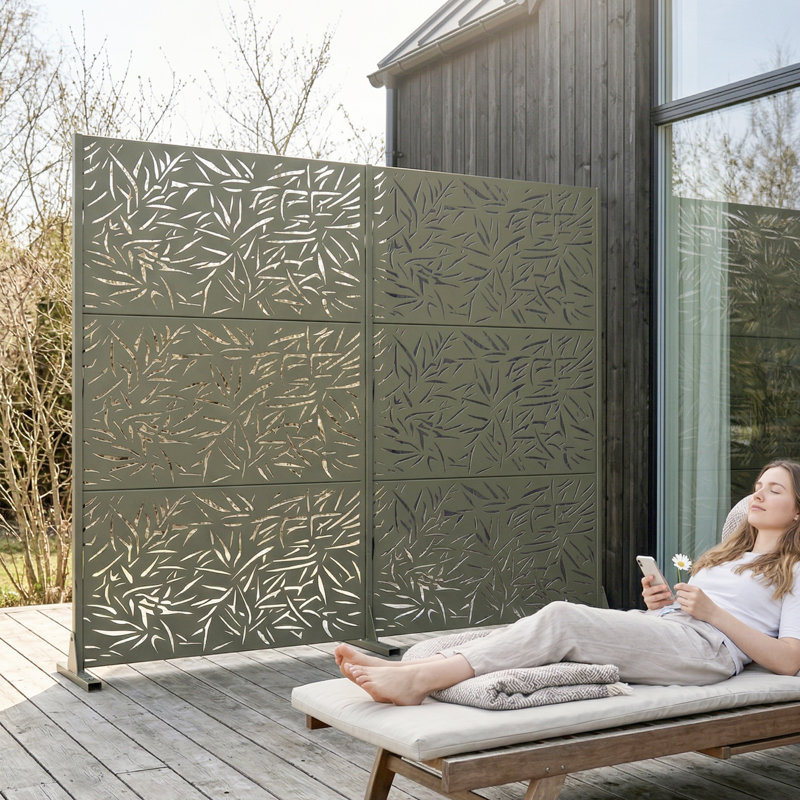 Orion H 74 po x l 47 po. Rectangle bambou à motif ombragé autoportant en métal avec panneaux de clôture et treillis pour terrasse, balcon, cour, piscine, pièce intérieure