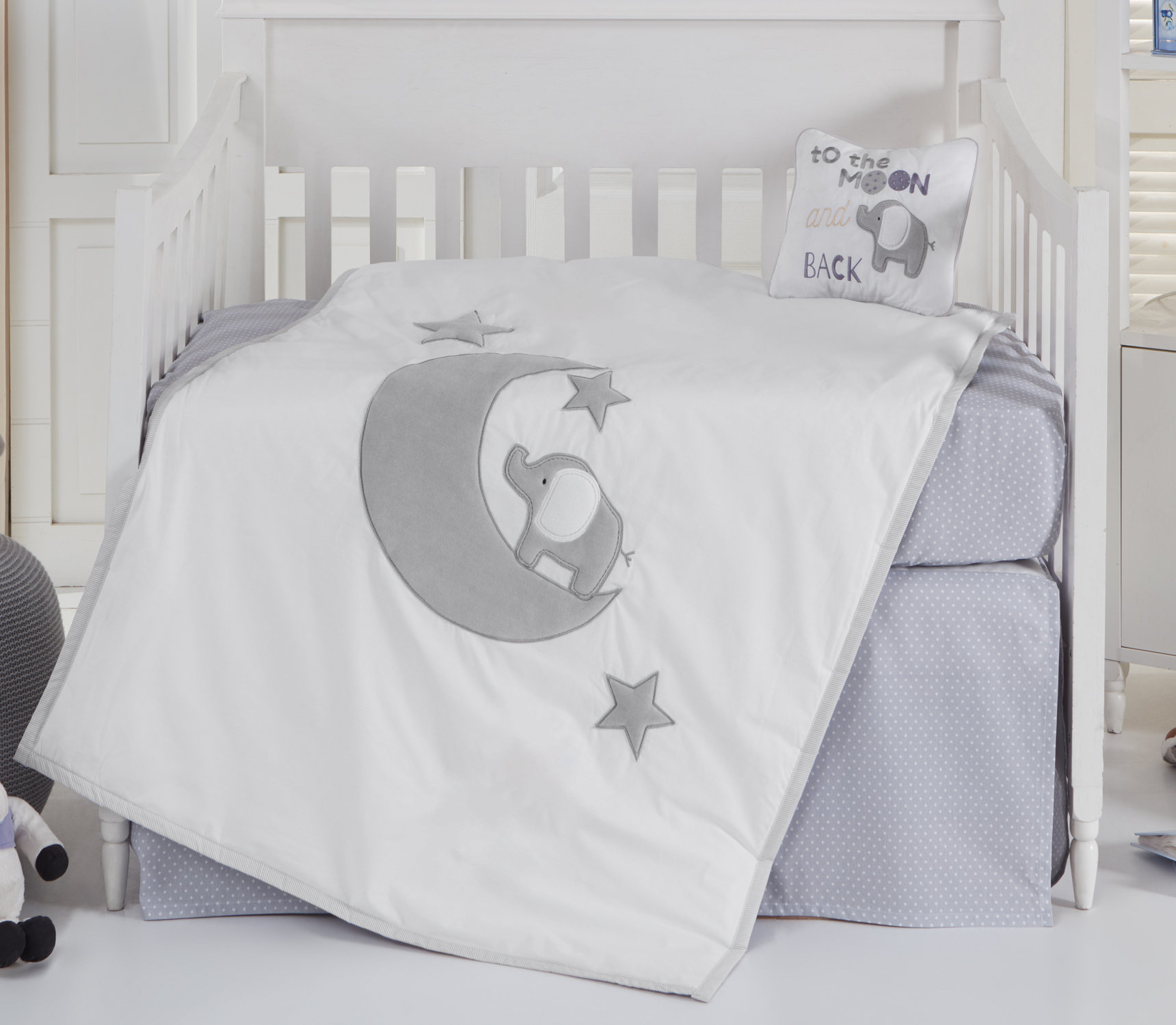 Cot bed best sale blanket set