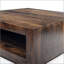 Table basse en bois massif haut de gamme à profil bas, durable et élégante pour les salons modernes et les espaces de divertissement.