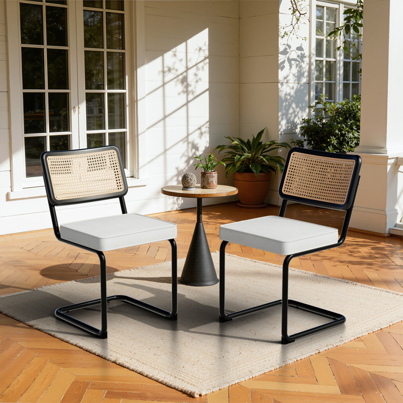 Chaises de salle à manger en porte-à-faux de style moderne Mid-Century avec dossier en rotin et coussin blanc (ensemble de 2)
