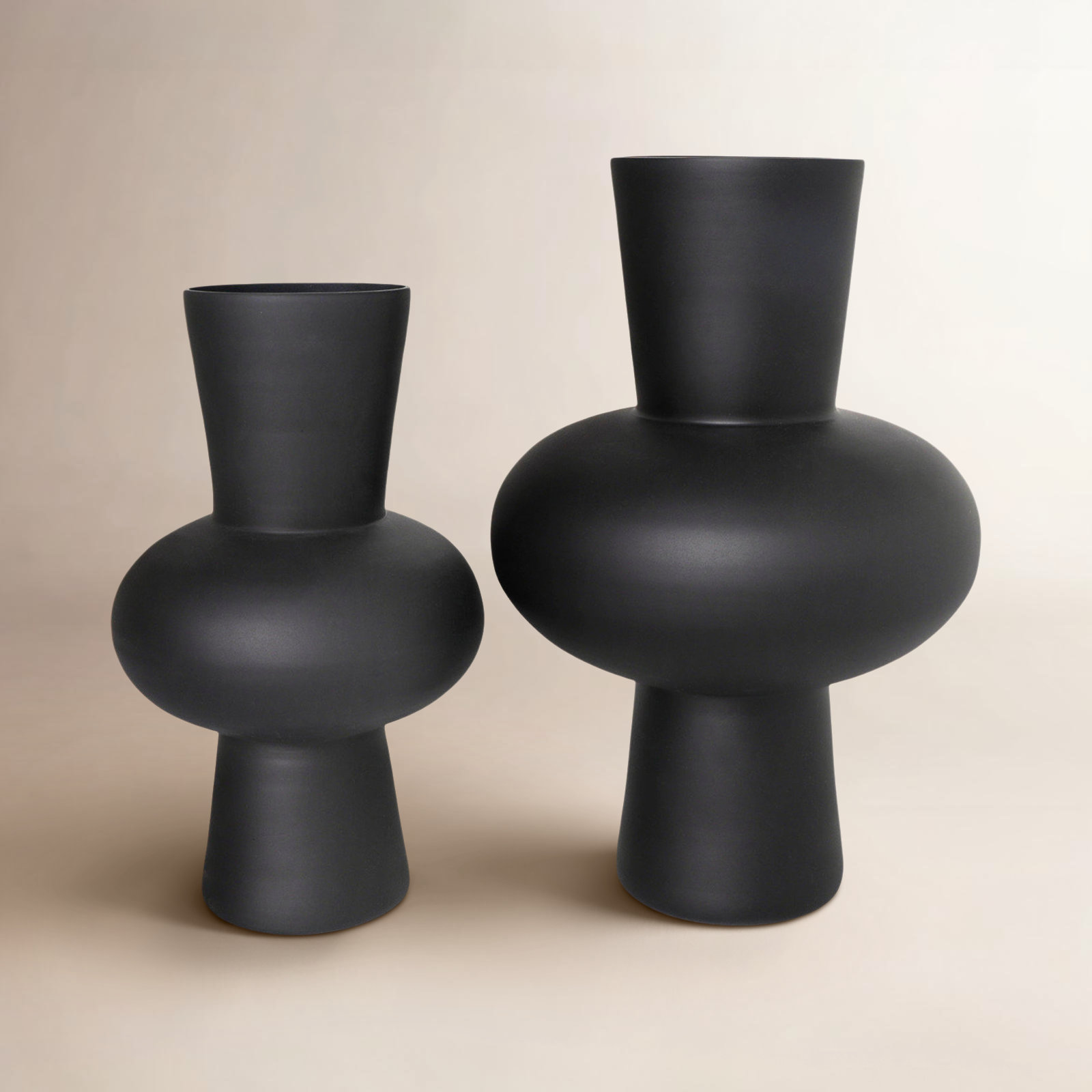 Mable Table Vase, Black