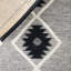 Tapis en laine / coton tissé à la main Vermont en gris / noir / ivoire-327073270