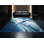 Tapis bleu moelleux doux et moelleux à motif de kayak en eau vive et éclectique Erasmos Kayak - reliure bleu ciel