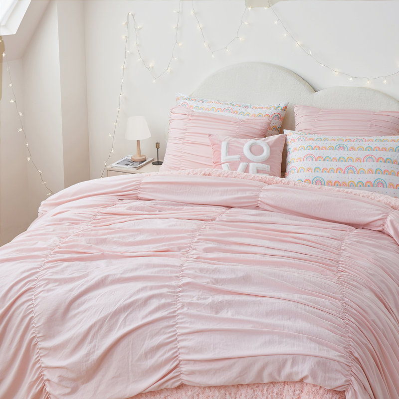 Wonderful Lightweight Ruched Comforter Set, Queen Quit + 2 Standard Shams, Pink