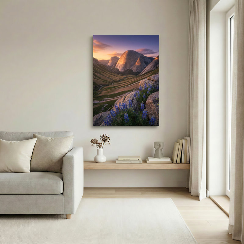 Tableau sur toile tendue représentant un paysage de montagne avec des fleurs violettes (lot de 1), 2030