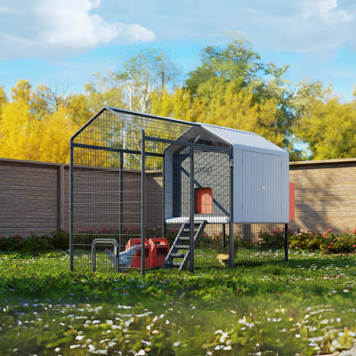 Smart Chicken Coops 30 Square Feet Walk In Chicken Coop with Chicken Run For Up To 6 Chickens