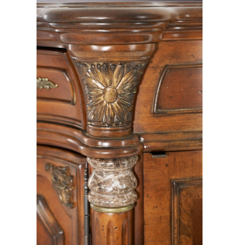 Villa Valencia Brown Traditional 8-Drawer Gentleman's Chest