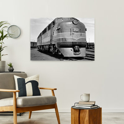 1940s HEAD ON READING LINES DIESEL ELECTRIC RAILROAD ENGINE MODEL EMD FT BUILT BY GENERAL MOTORS 1939-1945 PENNSYLVANIA USA 1 Piece Wrapped Canvas Wall Art