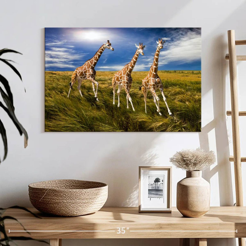 Trois girafes en course, H 16 po x l 24 po